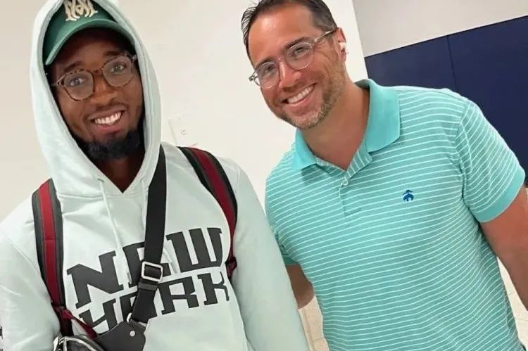 而是围绕锋 而是围绕锋